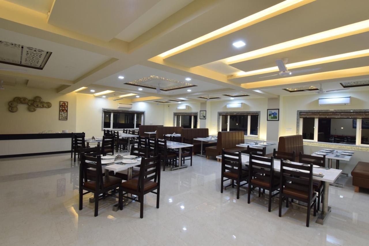 The Sky Imperial- Hotel Gopal Darshan Nāthdwāra Exterior foto